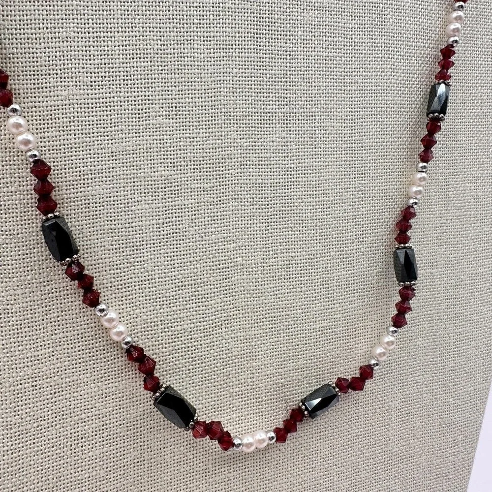 Vintage Y2K Silver Tone Faux Pearl Red Beaded‎ Necklace Women's Classic Jewelry